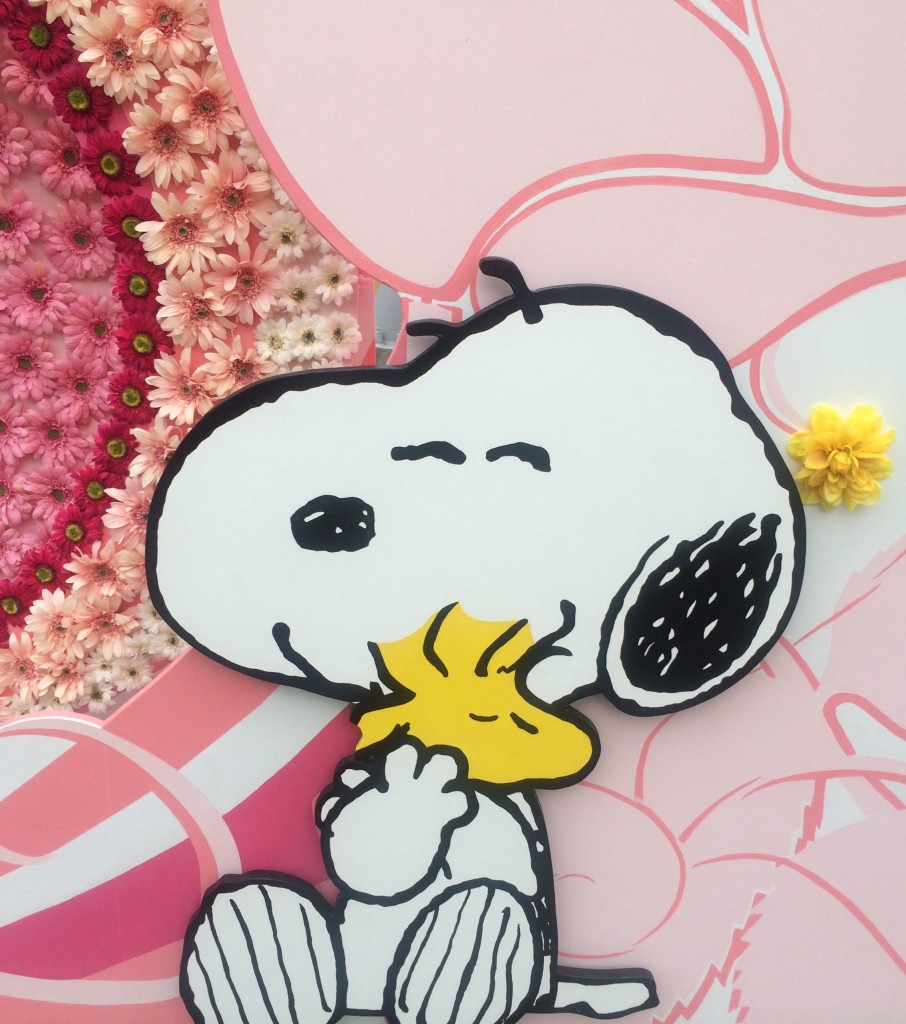 snoopy-and-woodstock-hugging