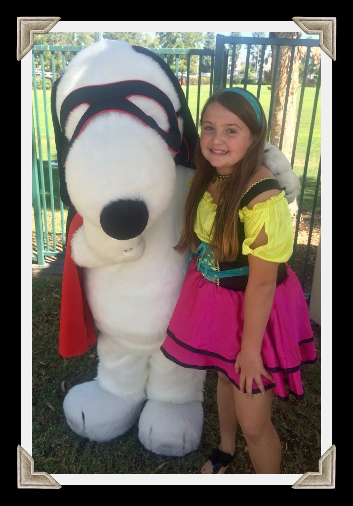 knotts-spooky-farm-snoopy