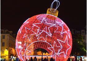 Winter-Fest-Worlds-Largest-Ornament