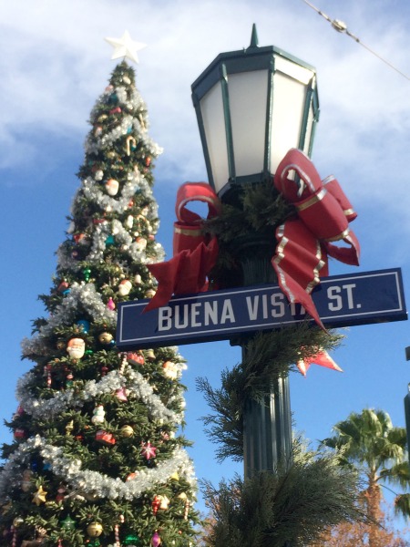 Disney-Holidays-Buena-Vista-Street