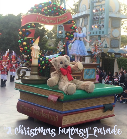 Disney-Holidays-Christmas-Fantasy-float
