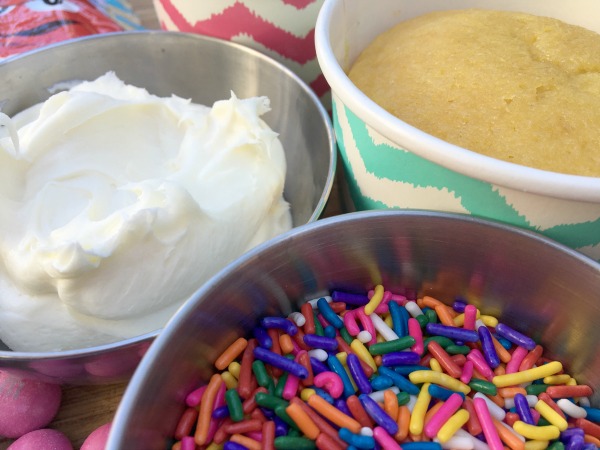 cupcake-sundaes-sprinkles-and-frosting