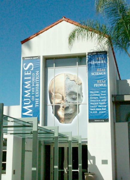mummies-of-the-world-bowers-museum-signs
