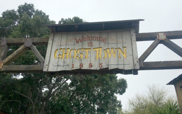 knotts-ghost-town-sign