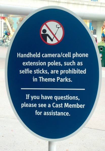 no-selfie-sticks-disneyland-resort