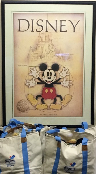 disney-social-media-moms-mickey-art