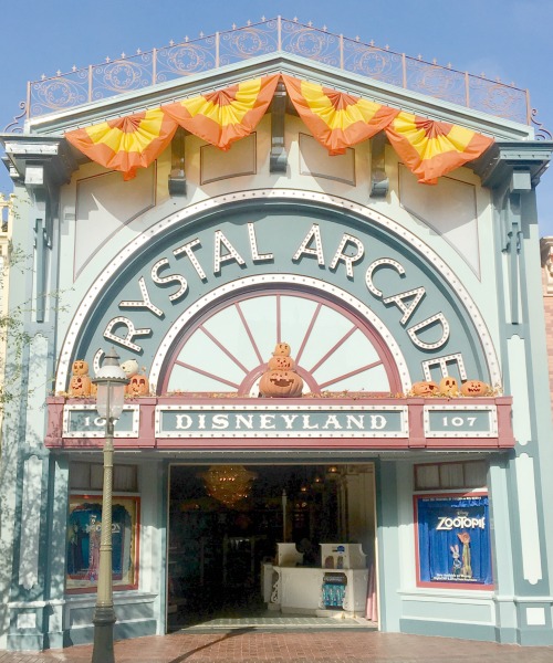 halloween-time-disneyland-resort-crystal-arcade