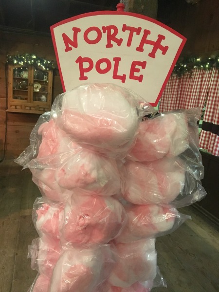 knotts-merry-farm-north-pole-treats