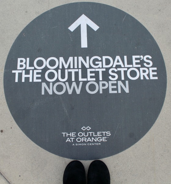outlets-of-orange-this-way-to-bloomingdales