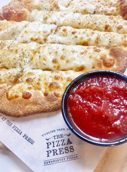 pizza-press-garlic-cheesy-bread