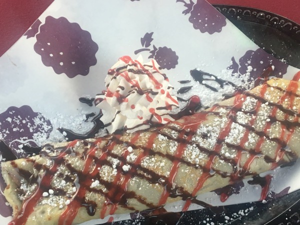 knotts-boysenberry-festival-boysenberry-crepe