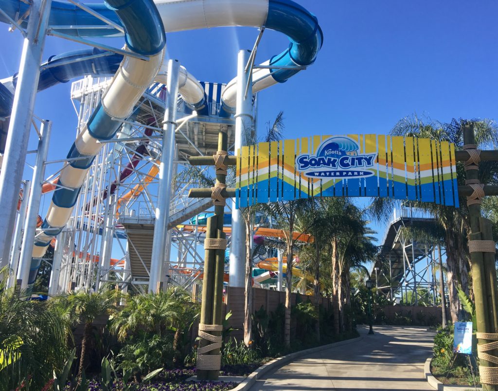 knotts-soak-city-facade