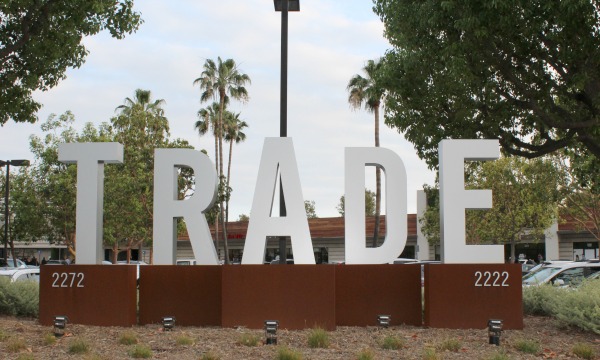 trade-sign-irvine