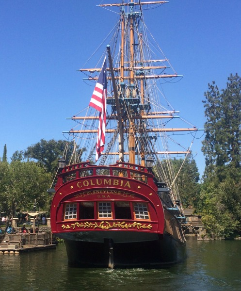 disneyland-columbia-ship