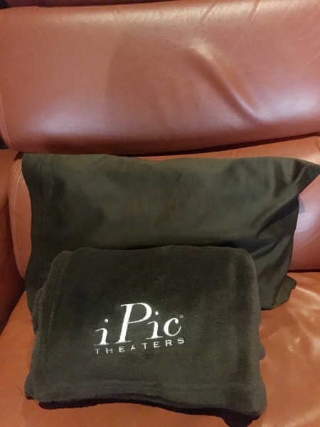 ipic-theaters-seats