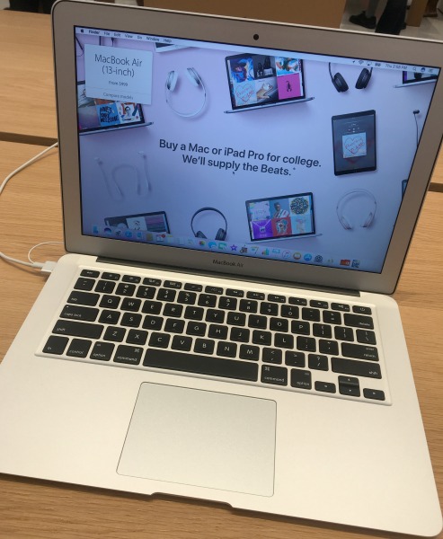 apple-store-macbook