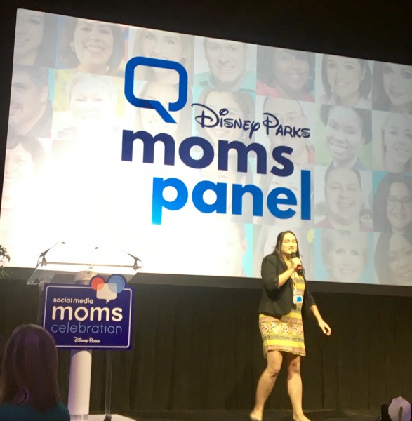disney-parks-moms-panel-screen
