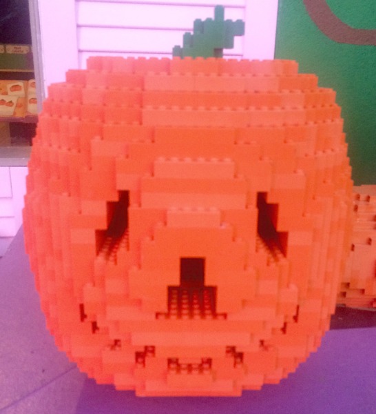 legoland-brick-or-treat-pumpkin