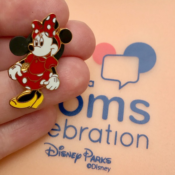 disney-social-media-moms-celebration-minnie-pin