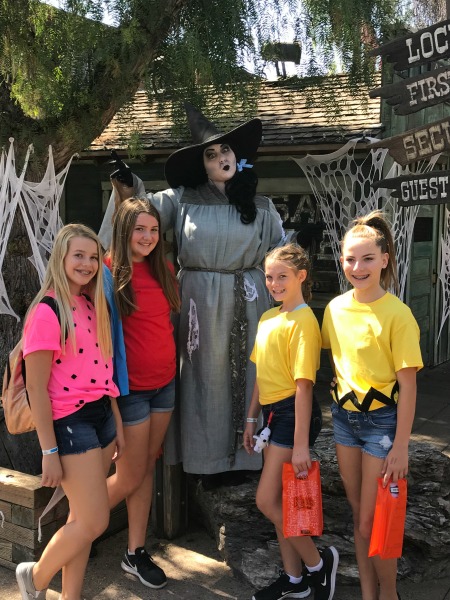 knotts-spooky-farm-trick-or-treating