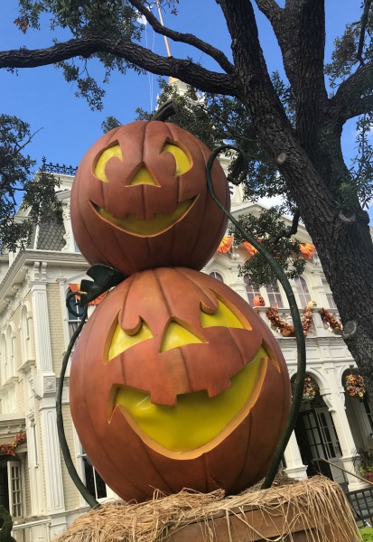 mickeys-not-so-scary-halloween-party-pumpkins-1