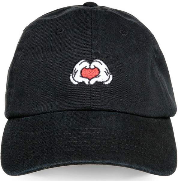 disney-store-valentine-heart-hat