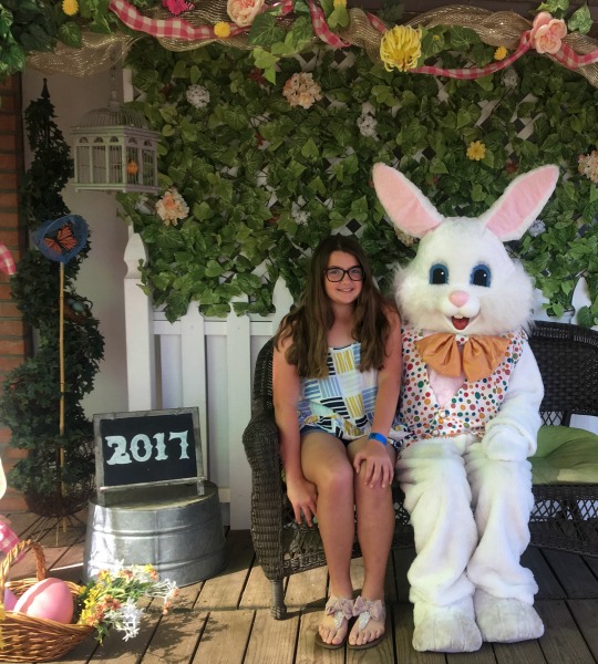 irvine-park-railroad-easter-eggstravaganza-easter-bunny-photo-2017