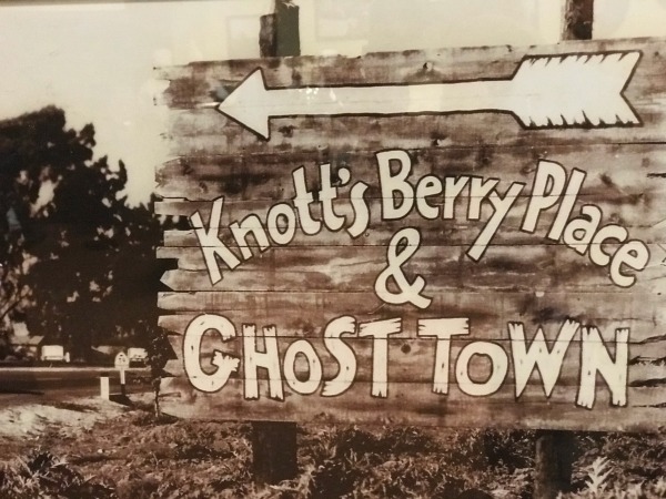 knotts-boysenberry-festival-berry-place-and-ghost-town