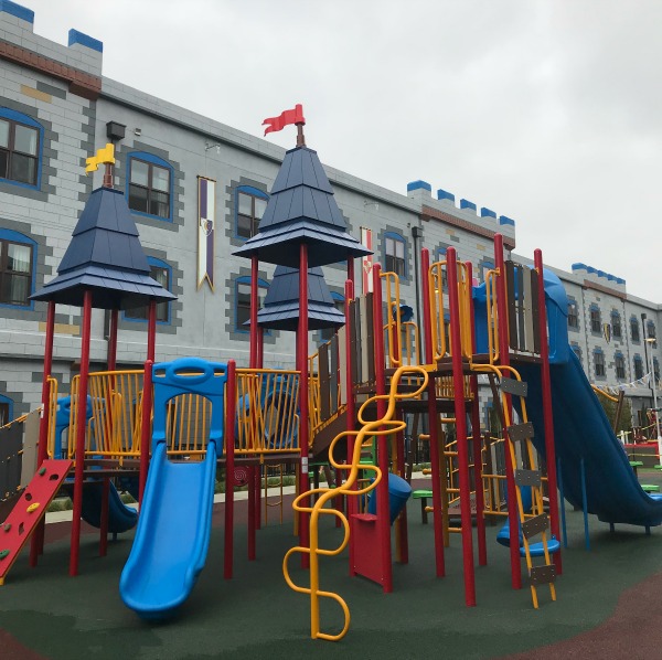 Iegoland-castle-hotel-royal-courtyard-playground-1